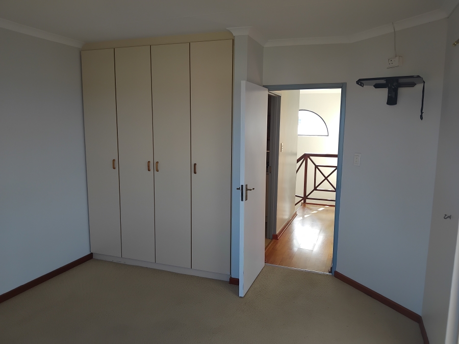 4 Bedroom Property for Sale in Wavecrest Eastern Cape